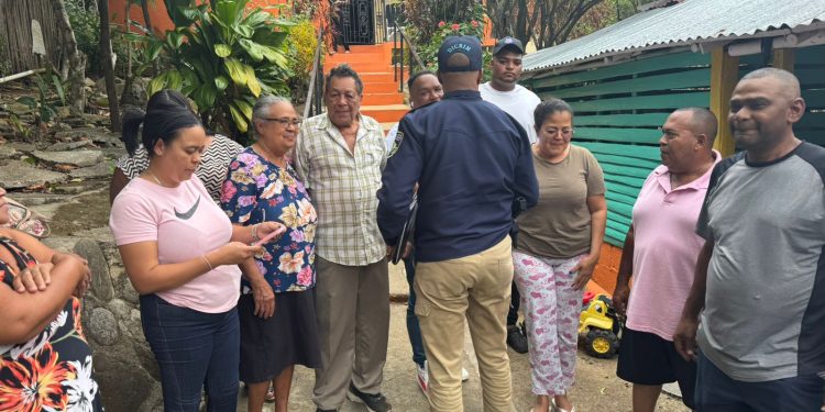 PN se reúne con pareja afectada por incidente durante operativo en Puerto Plata y asume reparación de daños ocasionados