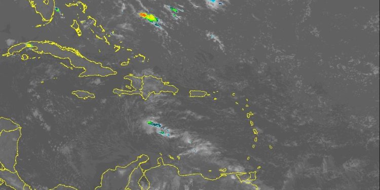 Indomet pronostica chubascos en varias regiones del país por incidencia de una vaguada