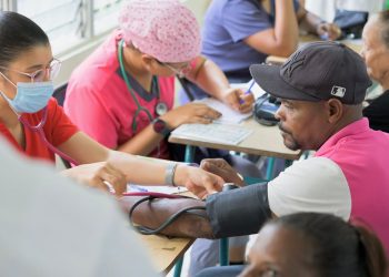Raymundo Rodríguez y Fundación GBC benefician a más de 500 personas con operativo de salud en Gualey, D.N 