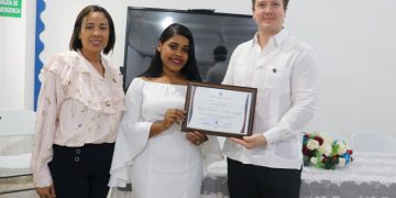 Instituto de Estudios Superiores LHB otorga beca de maestría a la docente María Fernanda Severino en reconocimiento a su innovación educativa