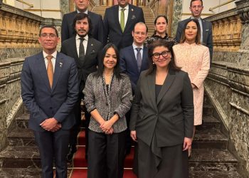 RD  asume liderazgo global contra el fraude y fortalece su seguridad de identidad en cumbre internacional