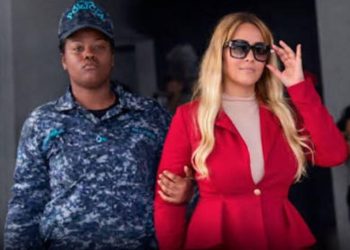 Imponen tres meses de prisión preventiva a supuesta abogada acusada de estafar varias personas 