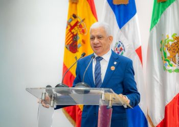 Presidente del Senado, Ricardo de los Santos, llama a la unidad nacional para enfrentar crisis por guerra Medio Oriente