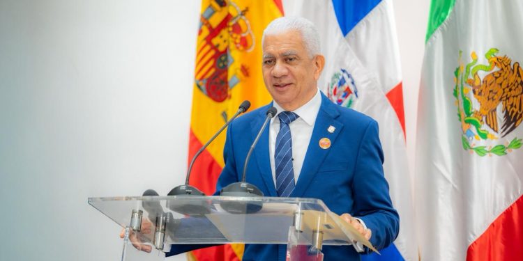 Presidente del Senado, Ricardo de los Santos, llama a la unidad nacional para enfrentar crisis por guerra Medio Oriente