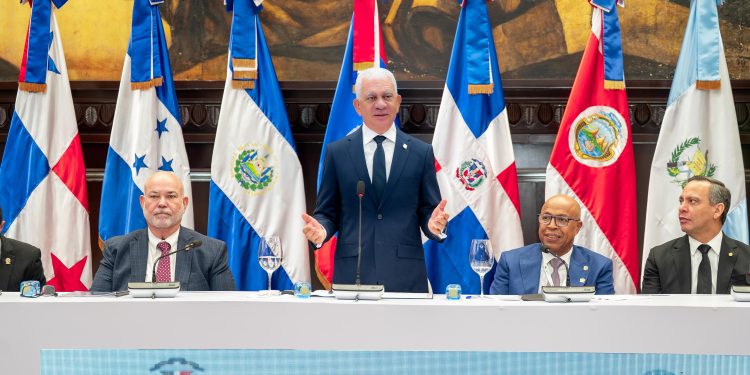 Presidente del Senado aboga unidad de parlamentos ante desafíos globales que afectan naciones