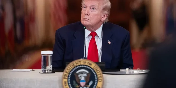 Donald Trump: “Estamos destruyendo por completo el régimen terrorista de Irán”