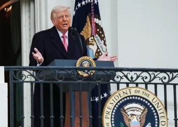 Trump insta a aliados a tomar el estrecho de Ormuz