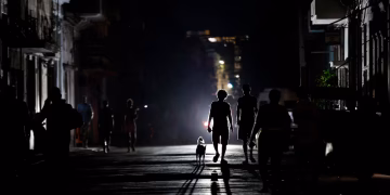 Hasta un 62 % de Cuba quedará este lunes a la vez en apagón por la crisis energética