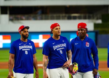 Equipo dominicano que participará en el Clásico Mundial de Béisbol practica en conjunto por primera vez en Miami
