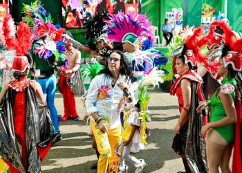 Con masiva asistencia de lechones, comparsas, personajes, familias y público en general, cierra el Carnaval de Santiago 2026