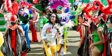 Con masiva asistencia de lechones, comparsas, personajes, familias y público en general, cierra el Carnaval de Santiago 2026