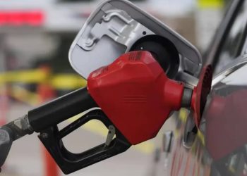 El precio de la gasolina sube en Estados Unidos tras los ataques a Irán