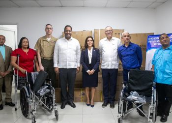 CONADIS y ASODIFIMO reciben donación de dispositivos de apoyo de la Embajada de los Estados Unidos para fortalecer la inclusión