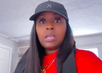 Influencer condenada a pagar 10 millones de dólares por difamación contra profesora en Estados Unidos