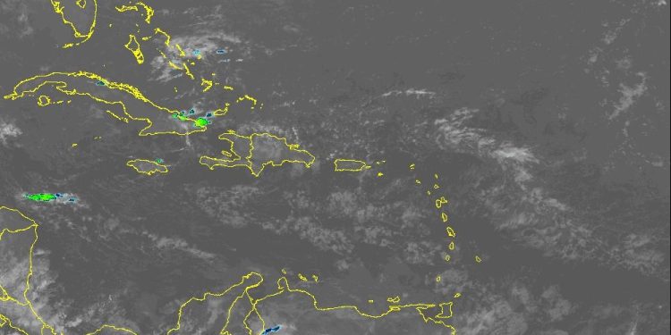Vaguada y viento del este generarán chubascos en la mañana y aguaceros en la tarde