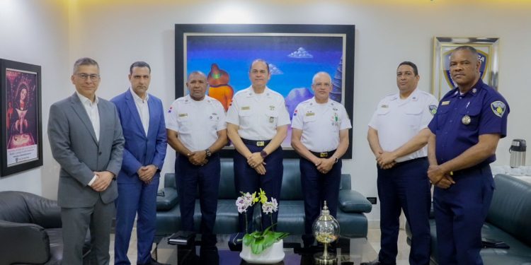 Director general PN se reúne con coordinador de la Comisión creada para apoyar la elaboración de los reglamentos de la reforma a la Ley Orgánica de la Policía Nacional