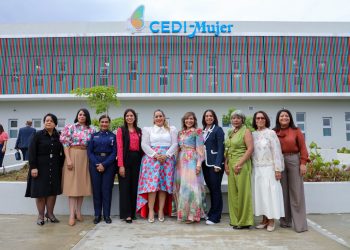 Geanilda Vásquez encabeza acto de CediMujer en SDN y ratifica el compromiso del Gobierno con las mujeres vulnerables