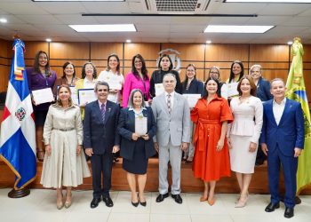 Tribunal Superior Electoral entrega “Trofeo Superior a la Excelencia Mujer 2026”, por cuarto año consecutivo