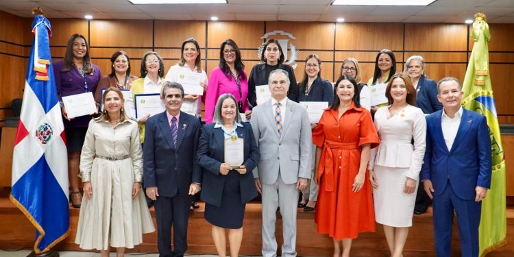 Tribunal Superior Electoral entrega “Trofeo Superior a la Excelencia Mujer 2026”, por cuarto año consecutivo