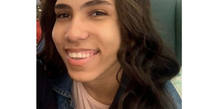 Familiares denuncian la desaparición de la joven Yessica (Lorena) Cruz en Los Girasoles