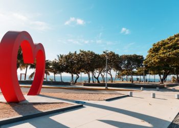 Todo listo para proyectar del partido entre RD y Venezuela esta noche en la Plaza Santo Domingo del malecón