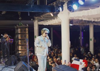 Amarfis celebra 26 años de carrera con concierto a casa llena en México