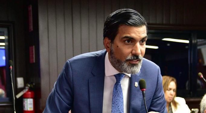 Diputado Juan José Rojas reintroduce proyecto de ley que propone crear el Ministerio de la Familia y fusionar los ministerios de la Mujer y la Juventud