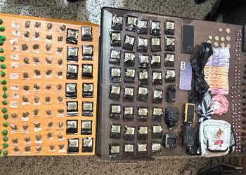 Policía Nacional ocupa más de 500 porciones de presuntas drogas durante operativo en La Vega