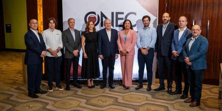 Presidente ONEC destaca papel fundamental del sector comercio en el desarrollo económico de RD