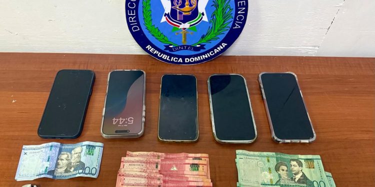 DINTEL, Policía Nacional y Ministerio Público desmantelan red de ciberdelincuencia en Santiago; tres detenidos y múltiples evidencias ocupadas