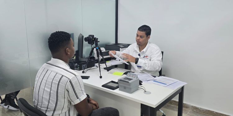 Pasaportes habilita nuevo punto para el pasaporte electrónico en Centro de los Héroes y anuncia apertura en Megacentro