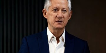 Ng Cortiñas: Gobierno ni la población están preparados  para asumir costo alzas del petróleo y los combustibles