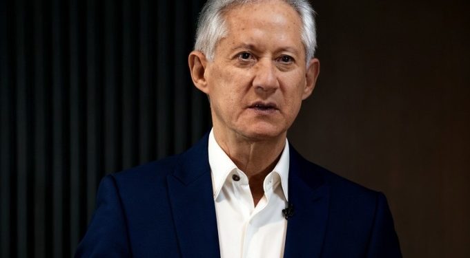 Ng Cortiñas: Gobierno ni la población están preparados  para asumir costo alzas del petróleo y los combustibles