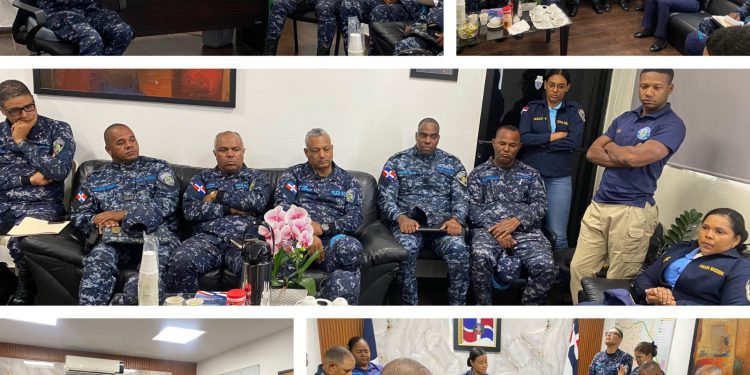 Directora Regional Sur Central encabeza reunión estratégica con comandantes y supervisores zonales