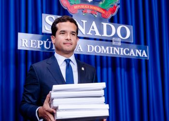 Omar Fernández impulsa eliminación del impuesto a préstamos hipotecarios