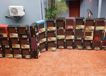 Incautan drogas, armas, vehículos y más de 100 máquinas tragamonedas en operativos simultáneos