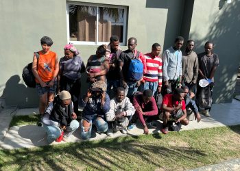 Ejército detiene a 18 indocumentados en Imbert