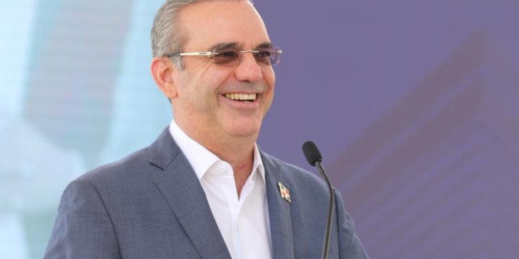 Presidente Abinader posiciona a RD como ejemplo democrático global, revela informe V-Dem 2026