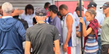 Hogar Crea rescata en Santiago 19 personas en condición de calle