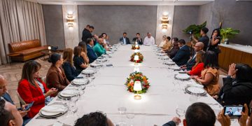 La #Mesaza inicia su temporada con Wellington Arnaud y pone el agua en el centro del debate