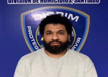PN arresta a hombre deportado de EE. UU. vinculado a homicidio ocurrido en Santiago en 2019