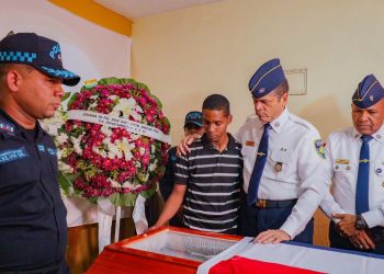 Velan restos de raso murió en tiroteo en Cinema Centro; director PN acompaña a familiares