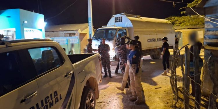 En Pedernales DGM detiene este lunes a 113 indocumentados de 1,169 y deporta 864 hacia Haití