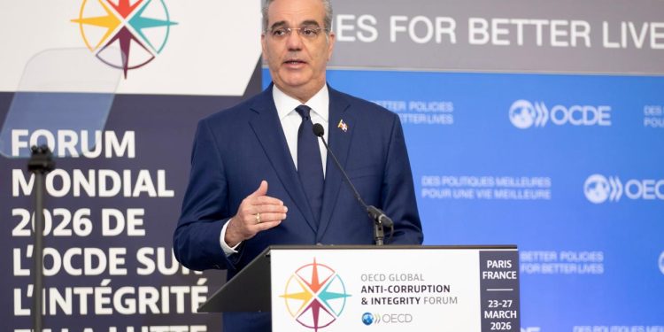 Presidente Abinader reafirma la integridad como eje estratégico del Estado en Foro Global Anticorrupción en París