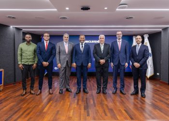 Unapec y Ministerio de Energía y Minas analizan avances y desafíos del sistema eléctrico y minero en República Dominicana