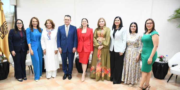 Comisión de Género de la JCE realiza el panel “Mujeres en Política: desafíos y transformación democrática”
