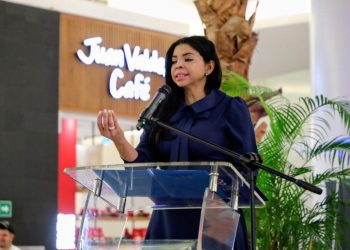 Procuradora evitó cancelación de madre de niño con autismo y plantea urgencia de atención integral en el país