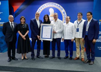 PRM y su Escuela Política reconocen de manera póstuma José Rafael Abinader por su compromiso ético con el país