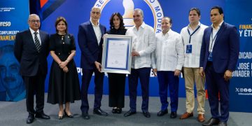 PRM y su Escuela Política reconocen de manera póstuma José Rafael Abinader por su compromiso ético con el país