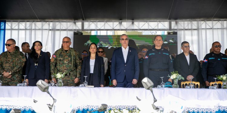Luis Abinader encabeza lanzamiento del operativo “Proteger y Servir Semana Santa 2026”